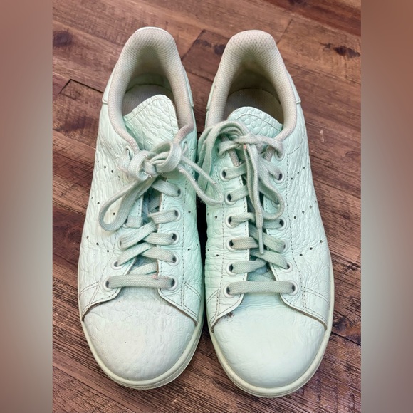 Men’s Adidas Stan Smith sneakers - Mint green crocodile embossed size men's US 7 - Picture 2 of 8